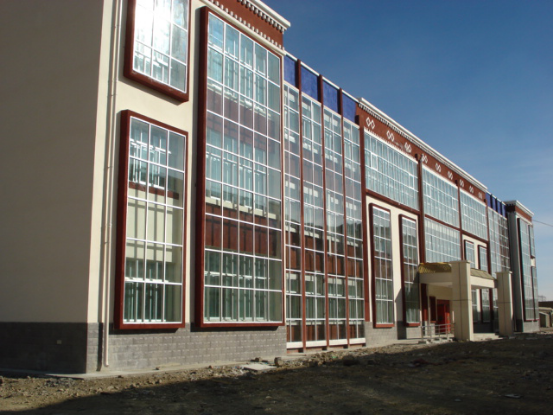 2013年西藏金路公司承建的那曲地区小学综合教学楼